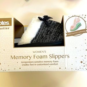 Totes Toastie slippers size XL (9-10). New in box!